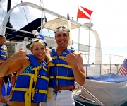 Hawaii-Visitors-enjoy-sailing